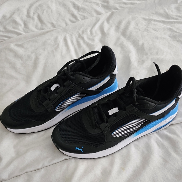 Men Brand New Puma Sneakers - Picture 2 of 4